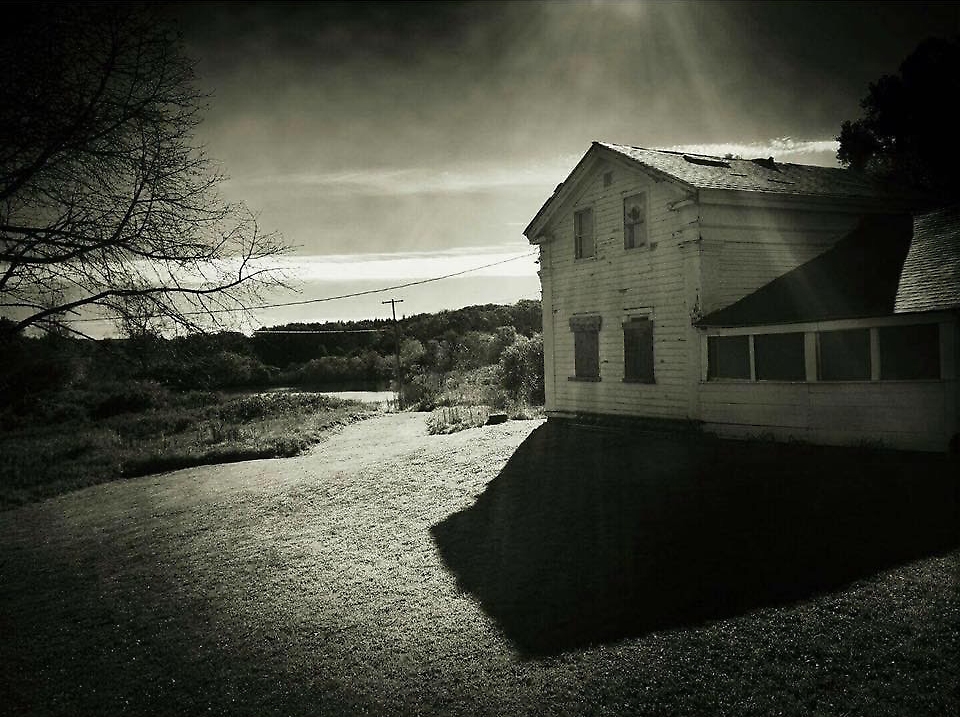 Photo of the Haunted Hinsdale House. Credit: Nick Groff